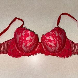 Victoria’s Secret 32C